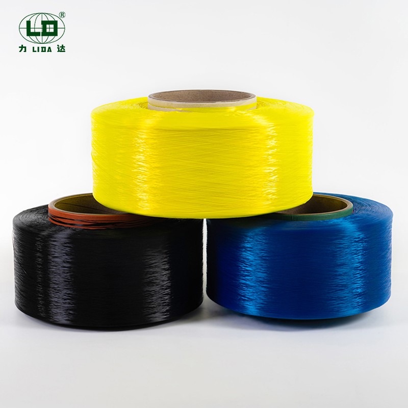 Pam nad yw edafedd ffilament wedi'i liwio â dope polyester gwrth UV yn pylu yn yr haul?
