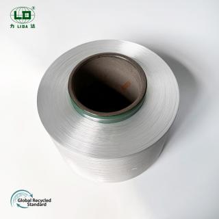Sut mae edafedd wedi'i ailgylchu yn sicrhau gostyngiad o 70% mewn allyriadau carbon?